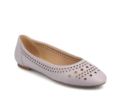 Journee Collection Kamrah Flat In Purple