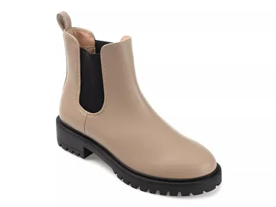 Journee Collection Kenova Chelsea Boot In Brown
