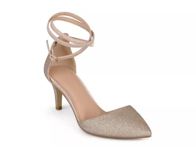 Journee Collection Luela Pump In Gold