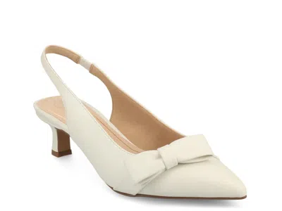 Journee Collection Paloma Pump In White