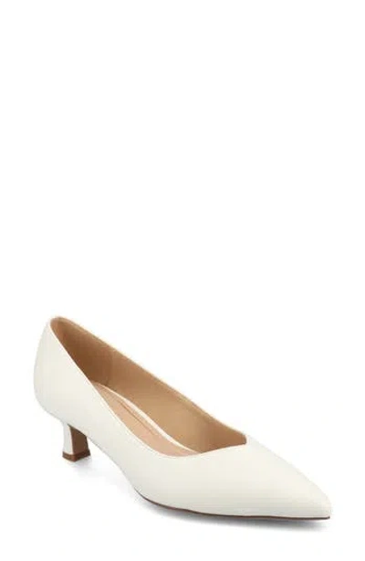 Journee Collection Pammie Pump In White