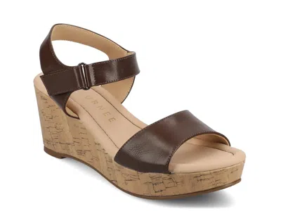 Journee Collection Ranae Wedge Sandal In Brown