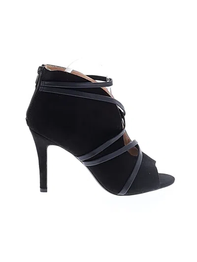 Pre-owned Journee Collection Sandals In Black