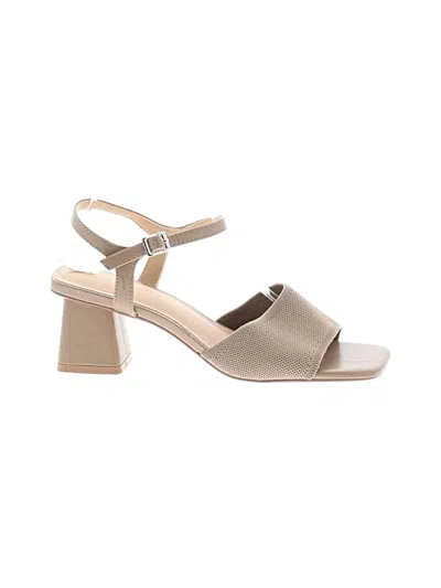 Pre-owned Journee Collection Sandals In Ivory