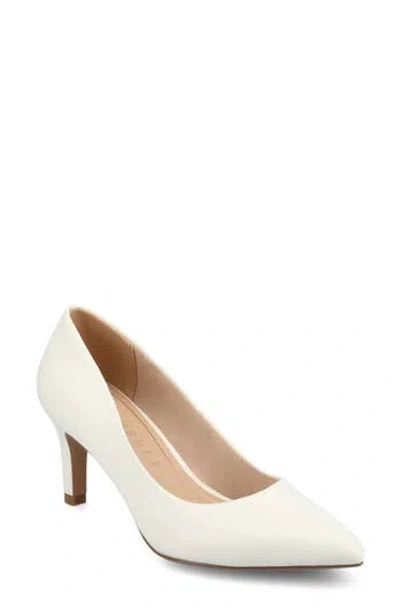 Journee Collection Scylee Pump In White