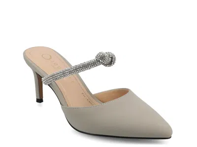 Journee Collection Wide Width Lunna Pump In Gray
