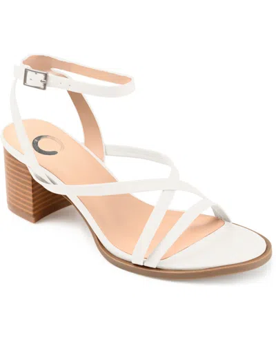 Journee Collection Anikah Pump In White