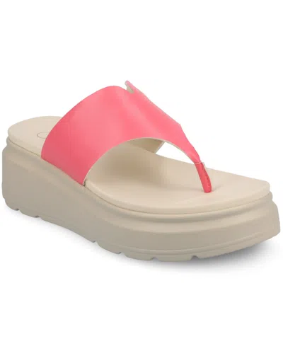Journee Collection Women's Carah Thong Platform Wedge Sandals In Coral