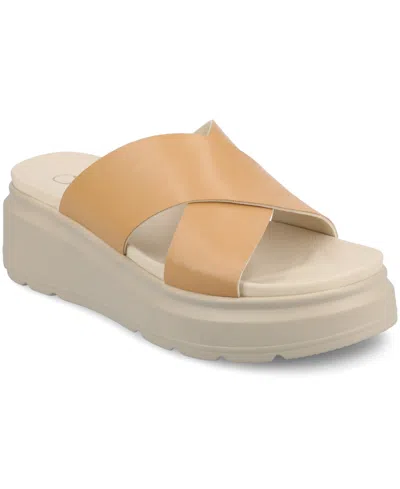 JOURNEE COLLECTION WOMEN'S CATHIE CRISSCROSS PLATFORM WEDGE SANDALS