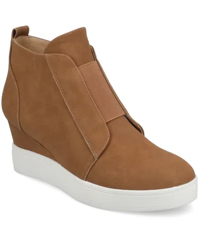 JOURNEE COLLECTION WOMEN'S CLARA INSIDE ZIP WEDGE SNEAKERS