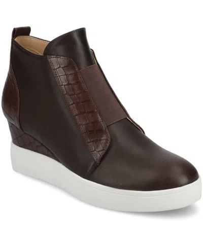 JOURNEE COLLECTION WOMEN'S CLARA INSIDE ZIP WEDGE SNEAKERS