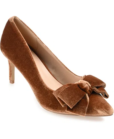 JOURNEE COLLECTION WOMEN'S CRYSTOL VELVET PUMPS