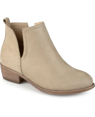 JOURNEE COLLECTION WOMEN'S RIMI NOTCHED ANKLE STACKED HEEL BOOTIES