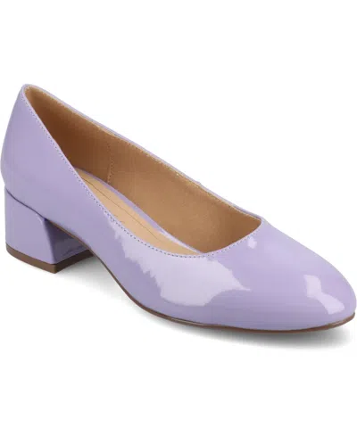 JOURNEE COLLECTION WOMEN'S SAARII ROUND TOE BLOCK HEEL PUMPS