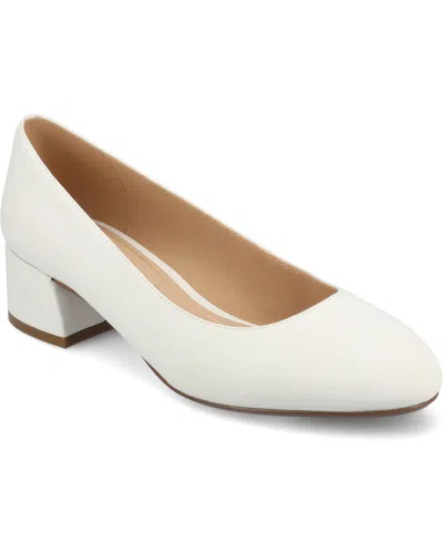 JOURNEE COLLECTION WOMEN'S SAARII ROUND TOE BLOCK HEEL PUMPS