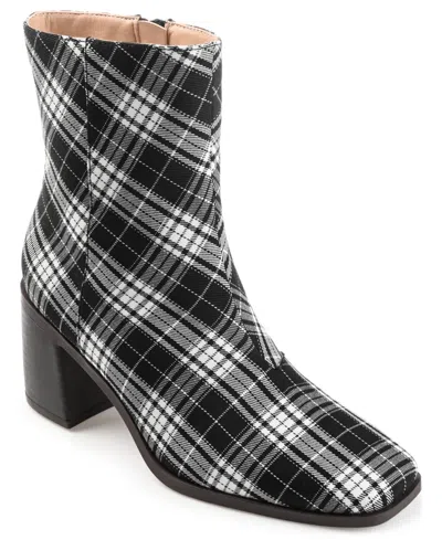 Journee Collection Women's Sloann Snip Toe Block Heel Booties In Black