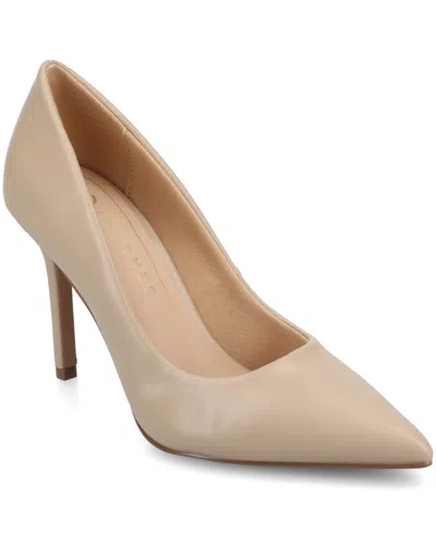 Journee Collection Women's Venus Pointed Toe Comfort Dress Pumps