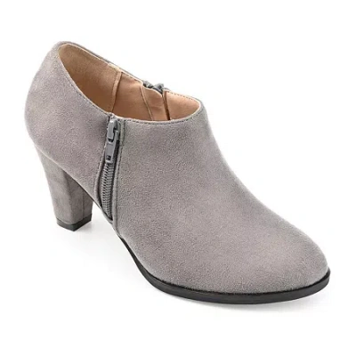 JOURNEE COLLECTION WOMENS SANZI KITTEN HEEL BOOTIES