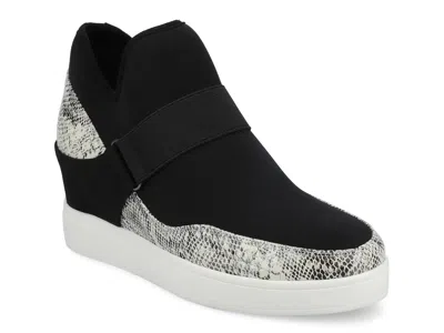 Journee Damari Wedge Sneaker In Black