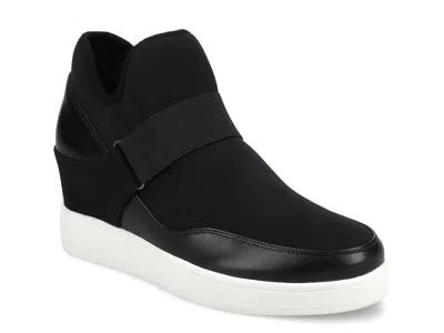 Journee Damari Wedge Sneaker In Black