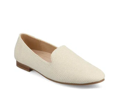 Journee Ishani Flat In White