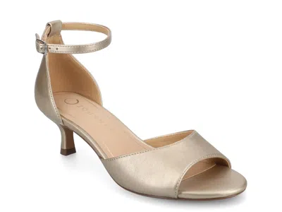 Journee Jezzie Sandal In Gold