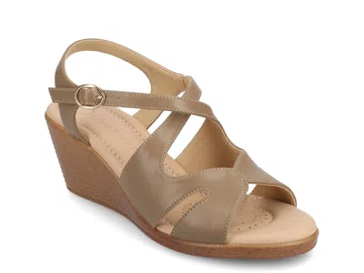 Journee Kedzieii Wedge Sandal In Brown