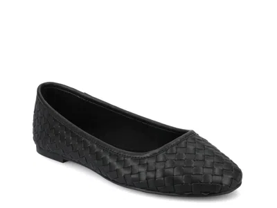 Journee Savannah Flat In Black