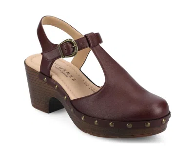 Journee Sicily Clog In Brown