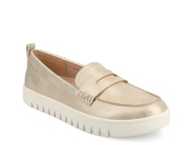 Journee Tayla Loafer In Gold