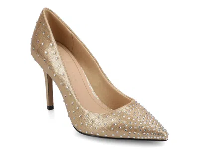 Journee Venus Pump In Gold