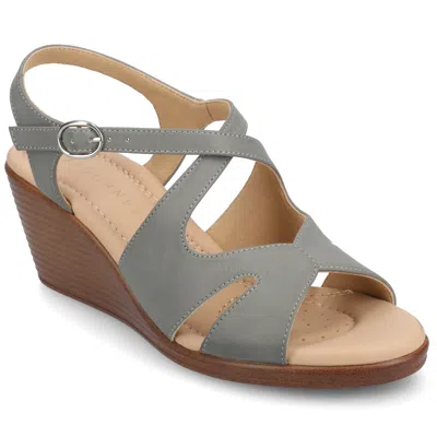 Journee Women's Kedzieii Medium And Wide Width Wedge Sandals In Grey