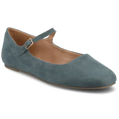 Journee Women's Medium And Wide Width Carrie Dress Flats In Blue