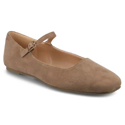 Journee Women's Medium And Wide Width Carrie Dress Flats In Grey