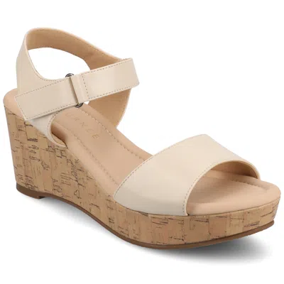 Journee Women's Ranae Platform Wedge Sandals In Beige