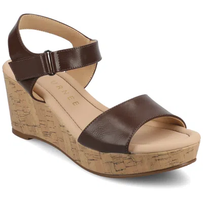 Journee Women's Ranae Platform Wedge Sandals In Brown