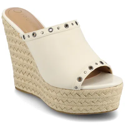 Journee Women's Yari Espadrille Wedge Sandals In White