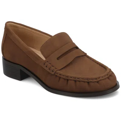 Journee Womens Danna Ruched Penny Loafer In Brown