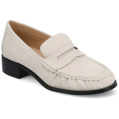 Journee Womens Danna Ruched Penny Loafer In Sand