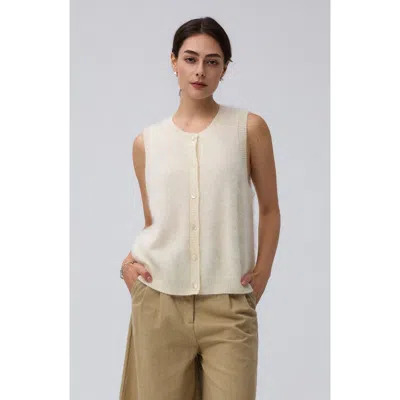 Juana Brushed Wool-blend Vest In Ivory