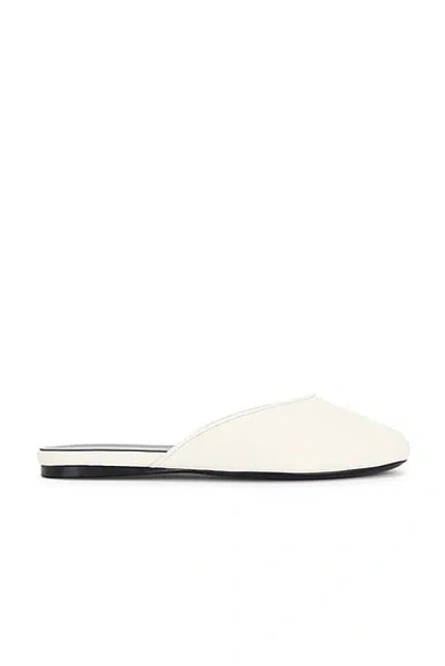 Jude Date Flat In White