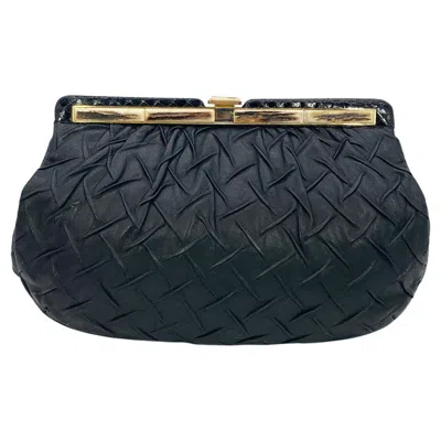 Pre-owned Judith Leiber Black Pleated Leather Resin Bone Top Clutch