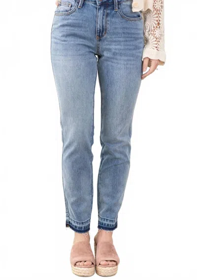 Judy Blue Boyfriend Fit Jeans In Mid Wash In Black