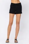JUDY BLUE CARGO PATCH POCKET SHORTS IN BLACK