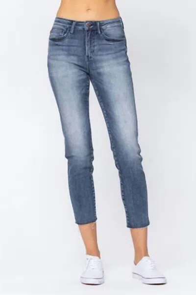 Judy Blue Cropped Relaxed Fit Jeans In Medium Wash In Blue