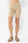 JUDY BLUE CUFFED BERMUDA SHORTS IN KHAKI