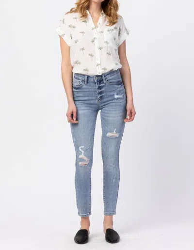 Judy Blue Distressed Skinny Jeans In Light Wash In Blue