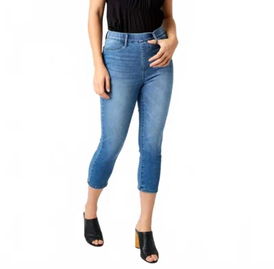 Judy Blue Hi Waist Pull On Capri In Medium Wash In Blue