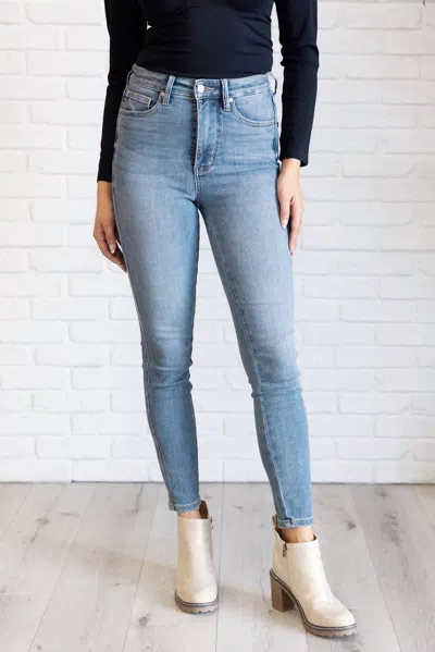 Judy Blue High Rise Control Top Skinny Jean In Light Wash In Blue