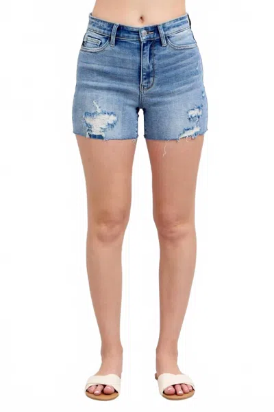 JUDY BLUE HIGH WAIST DESTROY DETAIL DENIM SHORT IN LIGHT WASH